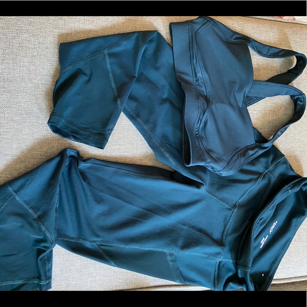 Women’s Old Navy Active Elevate leggings and Sports Bra, NWOT